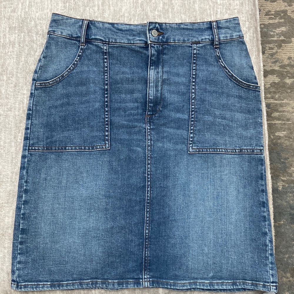 Banana Republic denim skirt